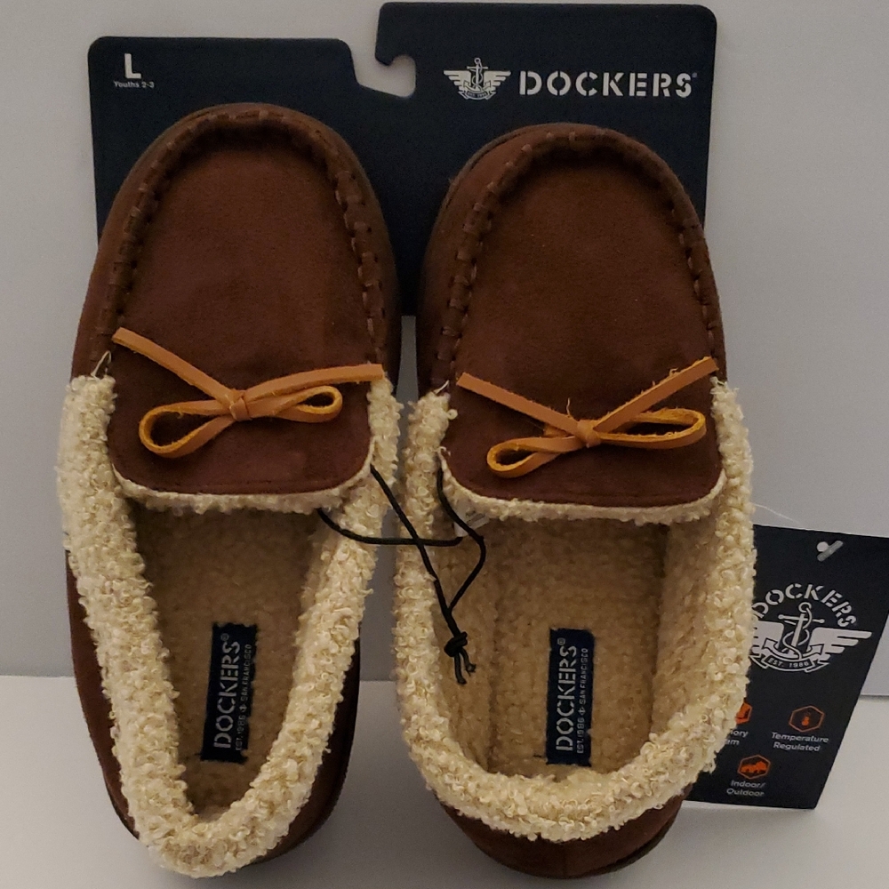 Dockers NWT Brown Slippers with Cream Lining Youth Size L (2/3)